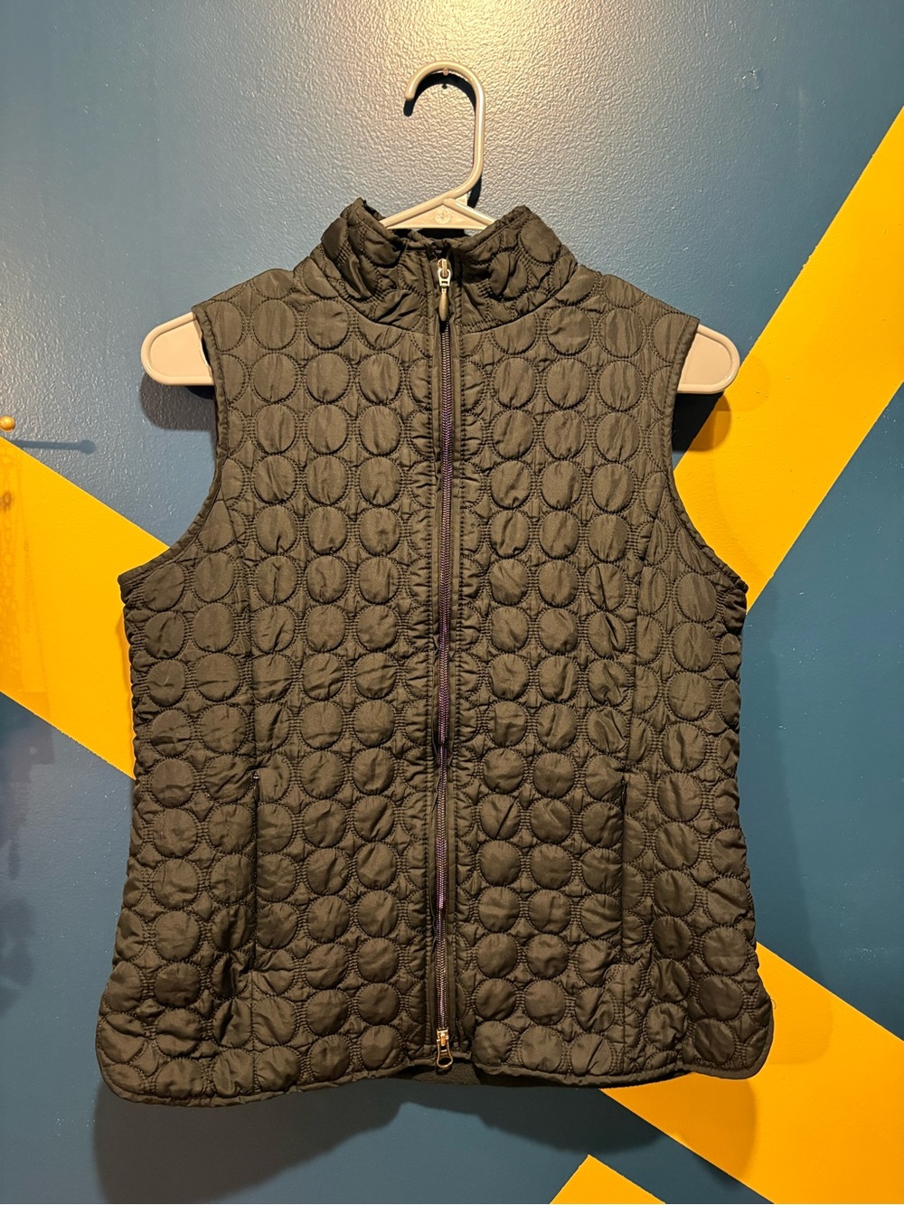 Aventura Black Quilted Lightweight Vest EUC